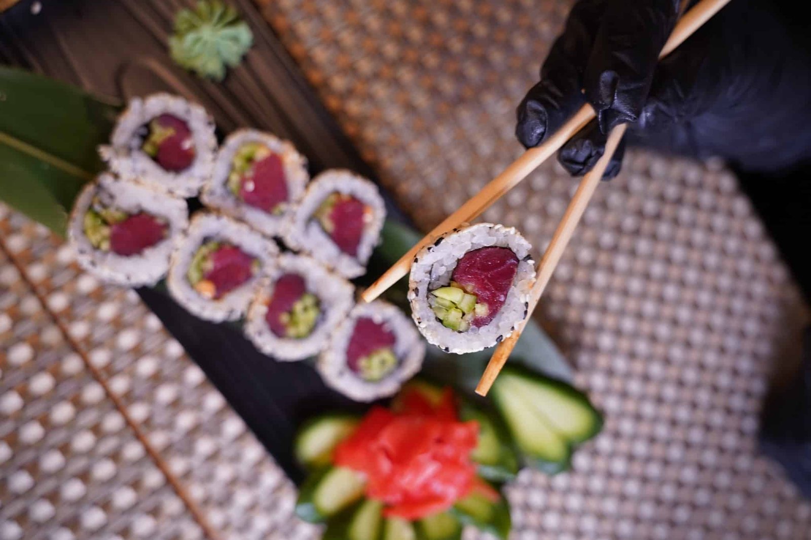 Sushi served at Syake